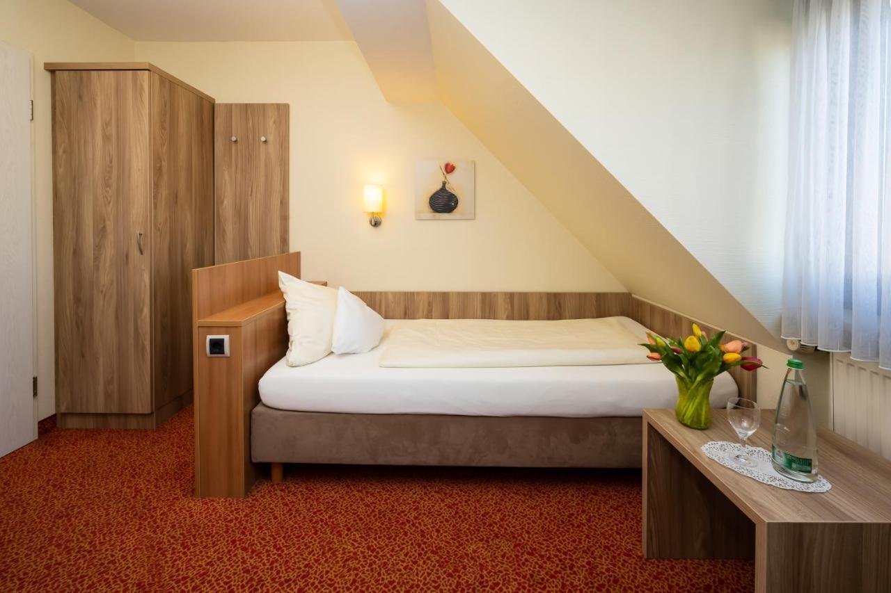 Ambient Hotel Am Europakanal Fuerth Exterior foto
