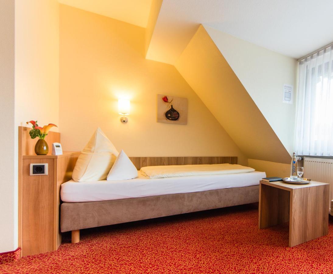 Ambient Hotel Am Europakanal Fuerth Exterior foto